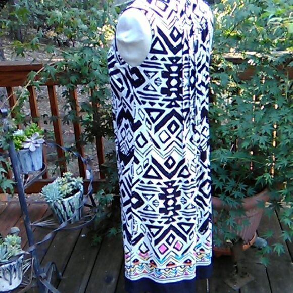 Perceptions Border Print Shift Dress - Picture 4 of 7